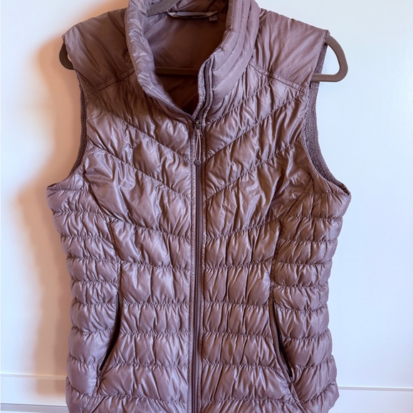 Athleta Women's Quilted Puffer Vest - Taupe - Picture 1 of 3